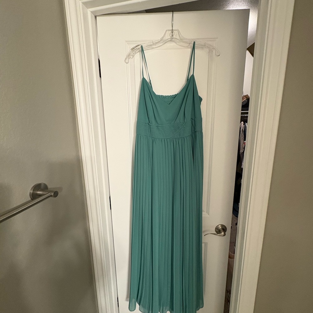 Modcloth Green Pleated Maxi Sundress